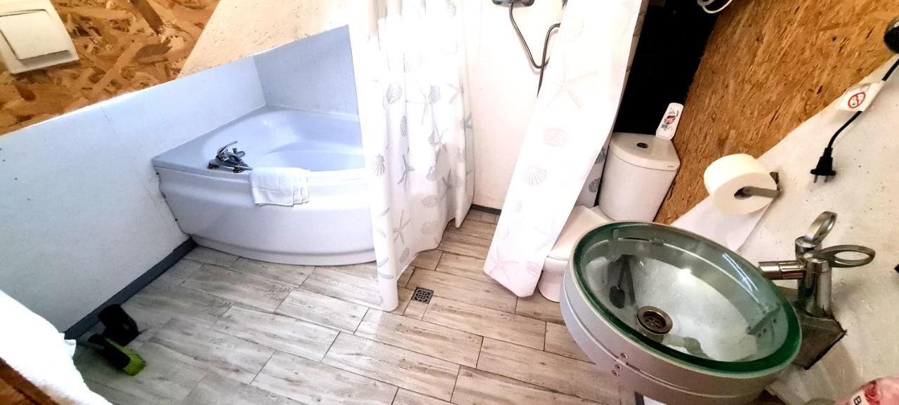 Sub Hel. Budzetowe Pokoje W Domu Z Basenem. Wokol Domu Tylko Natura. Balkon Zbyteczny. Eksteriør bilde